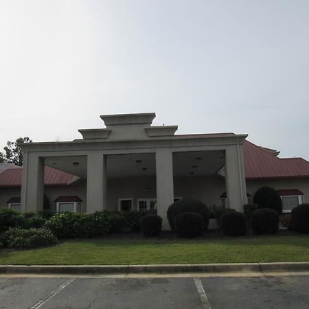 Clarion Suites Augusta Exterior photo