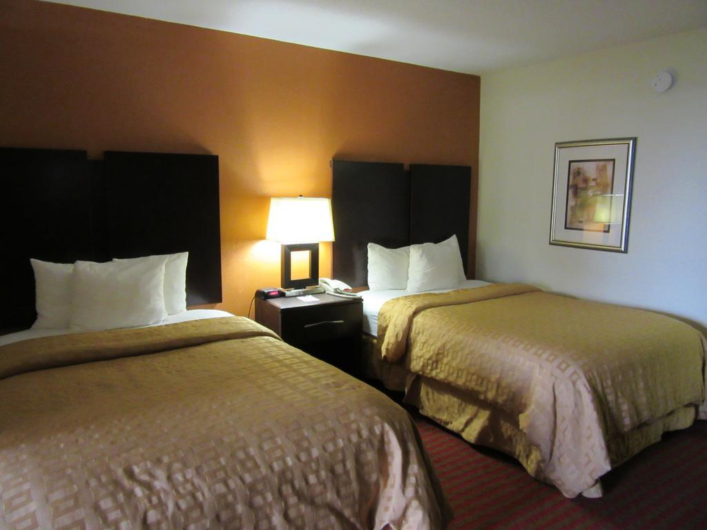 Clarion Suites Augusta Room photo