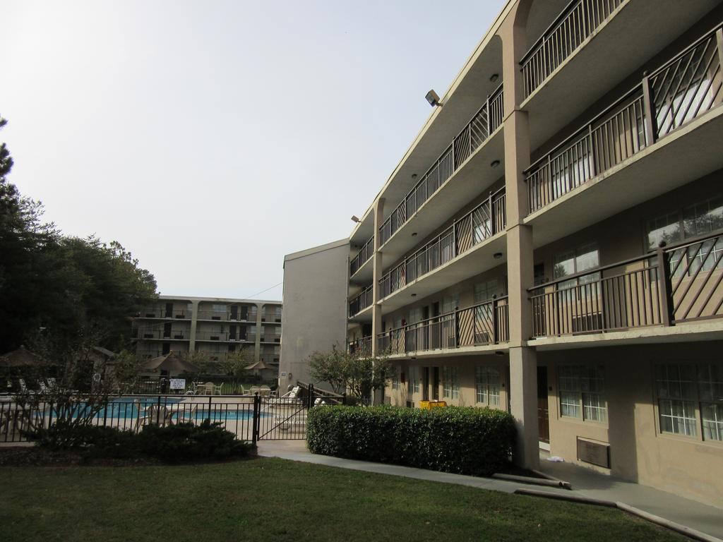 Clarion Suites Augusta Exterior photo