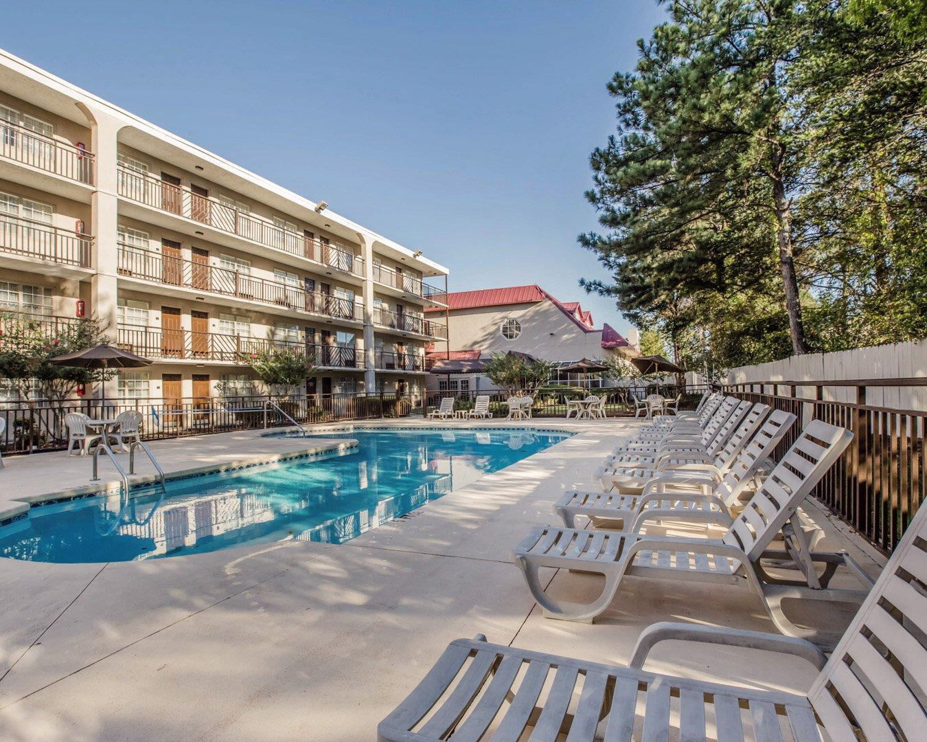 Clarion Suites Augusta Exterior photo